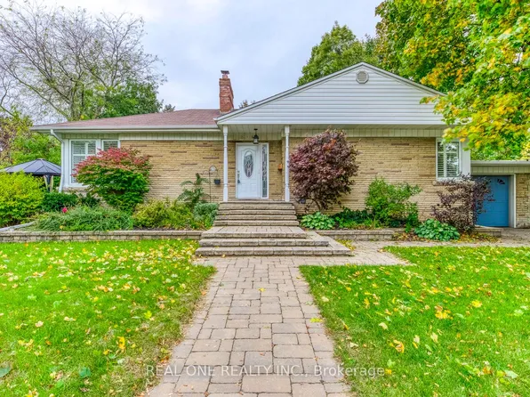 2181 Courtland Dr, Burlington, ON L7R 1S2