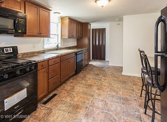 3rd image of 4680 W Hilltop Dr