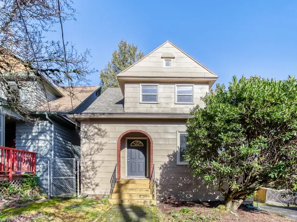 737 SW Lincoln St #D, Portland, OR 97201