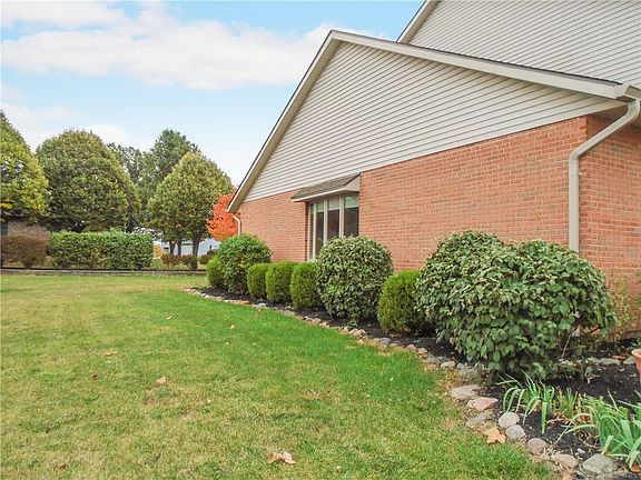 4th image of 131 Hunterfield Dr