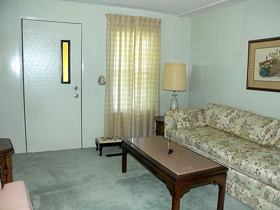 3rd image of 229 Meadowlark Dr