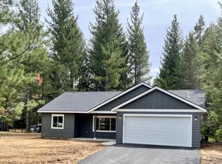 13 Park Ln, Sandpoint, ID 83864