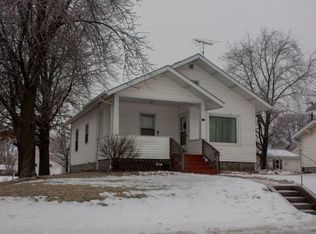 409 4th St SE, Hampton, IA 50441