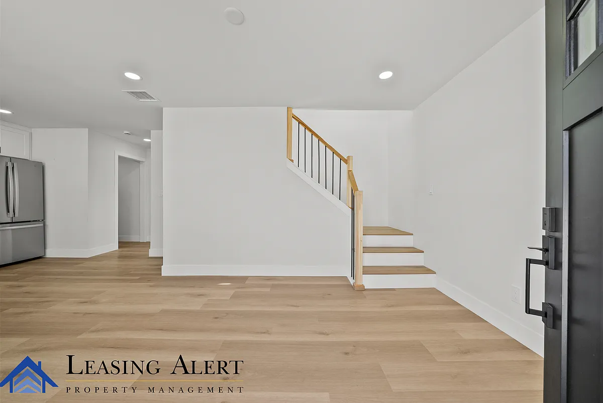 Building Photo - 16448 Lassen St