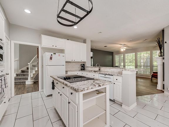 4th image of 422 Rivercove Dr