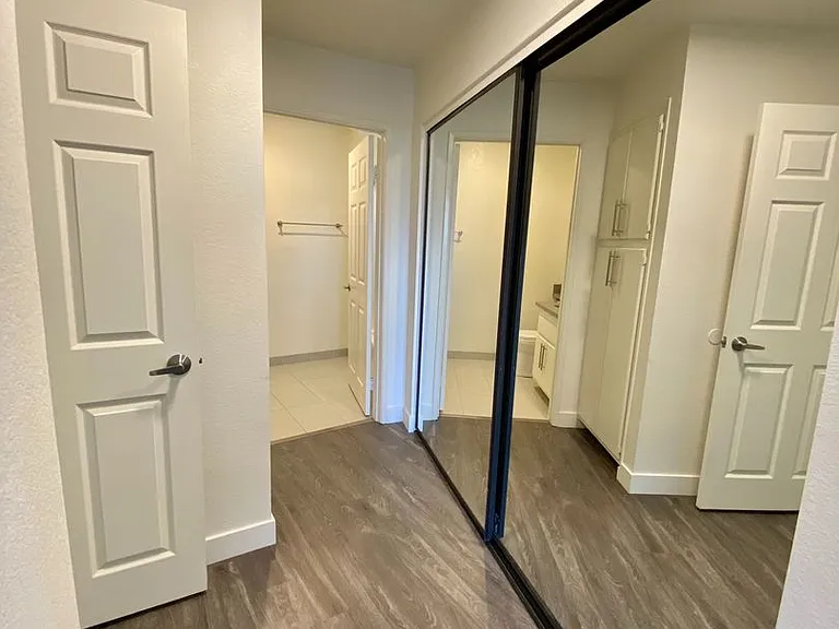 1715 Camden Ave. Los Angeles, CA 90025 — Photo 13
