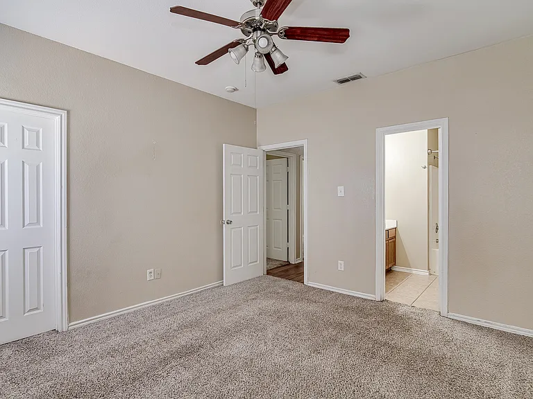 824 Walnut St #824 — Photo 11