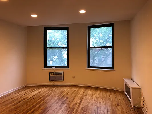 Rented by One New York Realty Inc | media 14