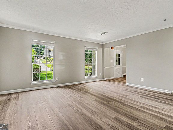 2nd image of 1468 Heritage Glen Dr