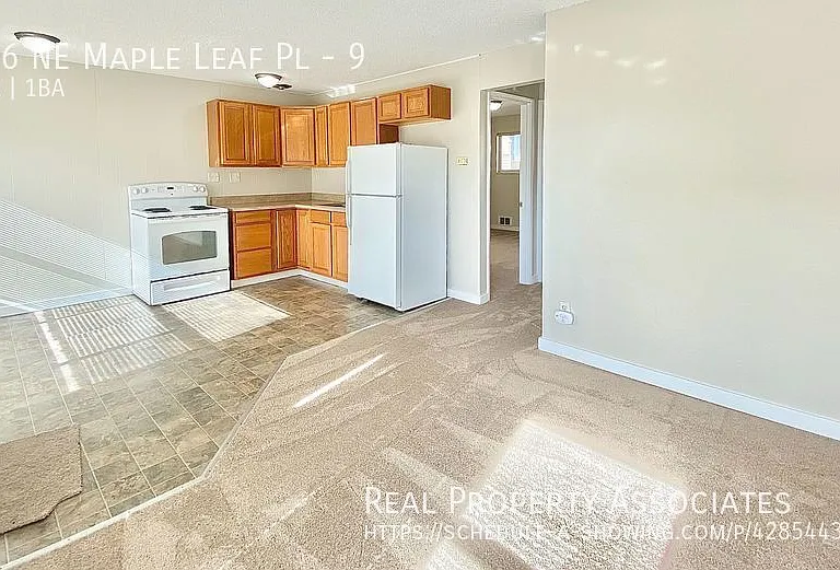 416 NE Maple Leaf Pl #9 — Photo 4