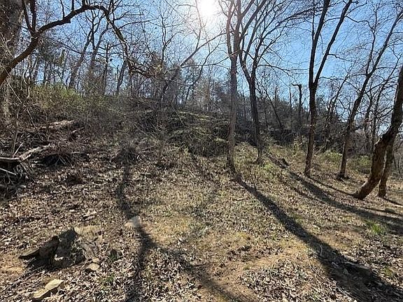 3rd image of Powhatan Dr