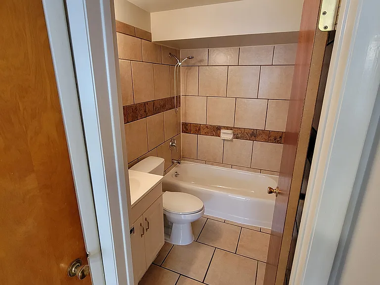 701 Lake St #6 — Photo 6