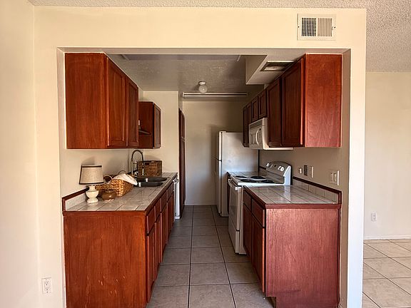 3rd image of 5925 W Townley Ave