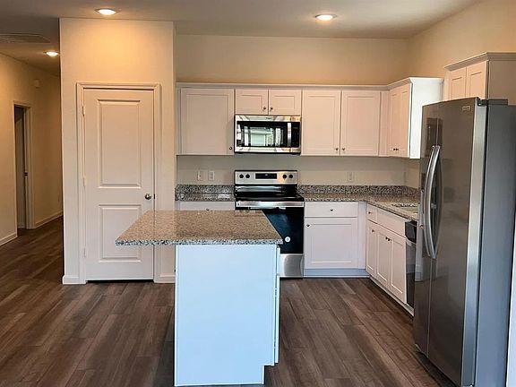 4th image of 1340 Fleckman Dr