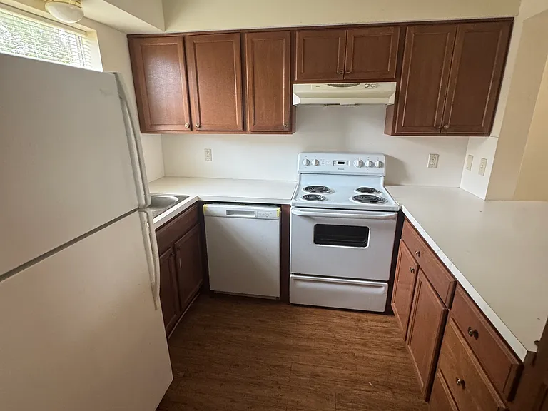 4253 Janet Ave #4 — Photo 1