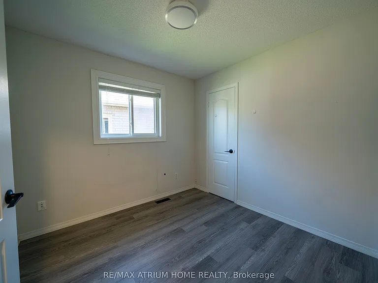 179 Elena Cres — Photo 8