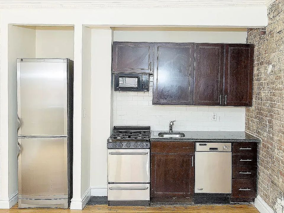 2nd image of 340 E 61st St APT 2B