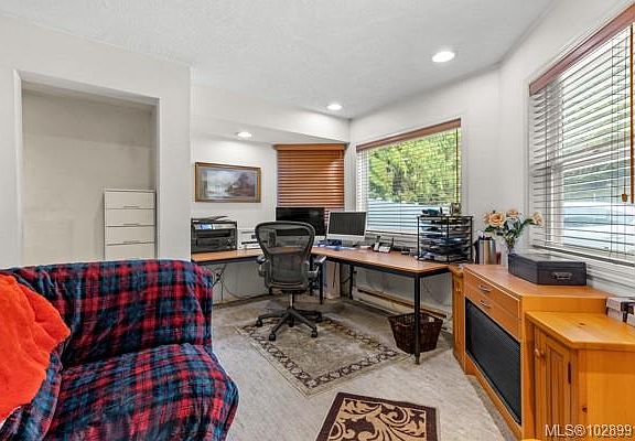 4th image of 5301 Sooke Rd