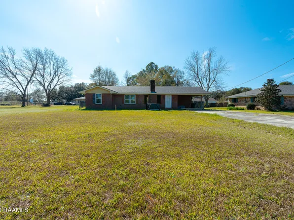 211 Perry Dr, Abbeville, LA 70510