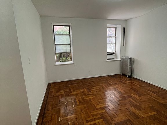 3rd image of 2101 Beekman Pl #21