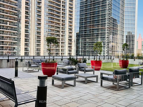 5th image of 4955 Yonge St #1609