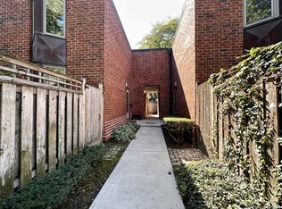 2058 N Larrabee St, Chicago, IL 60614