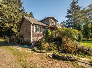 1218 Riverside Dr, Bandon, OR 97411