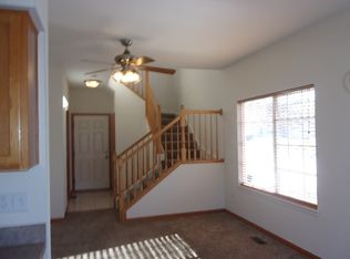 1403 Dahlgren Ln, Minooka, IL 60447