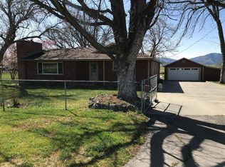 370 N 11th St, Montague, CA 96064