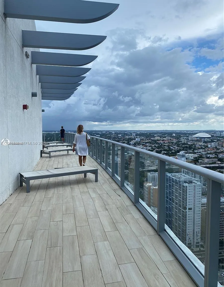 1100 Millecento Residence — Photo 4