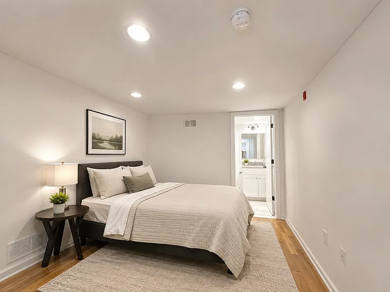 6 E State St #18 — Photo 5