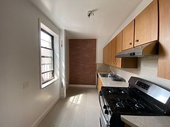 3rd image of 66-20 108th St #55