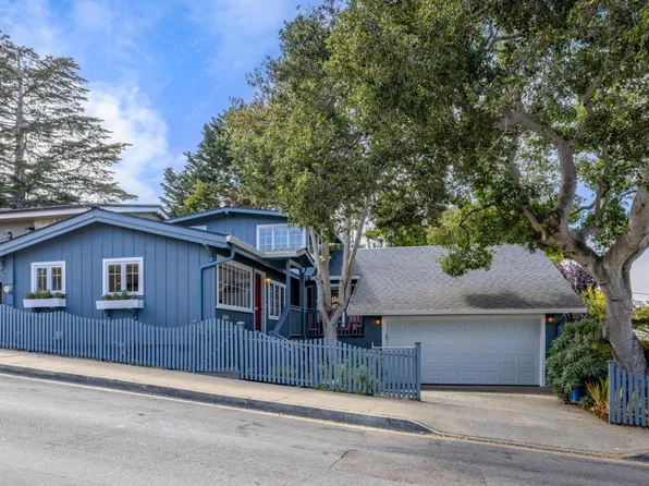 138 3rd St, Pacific Grove, CA 93950