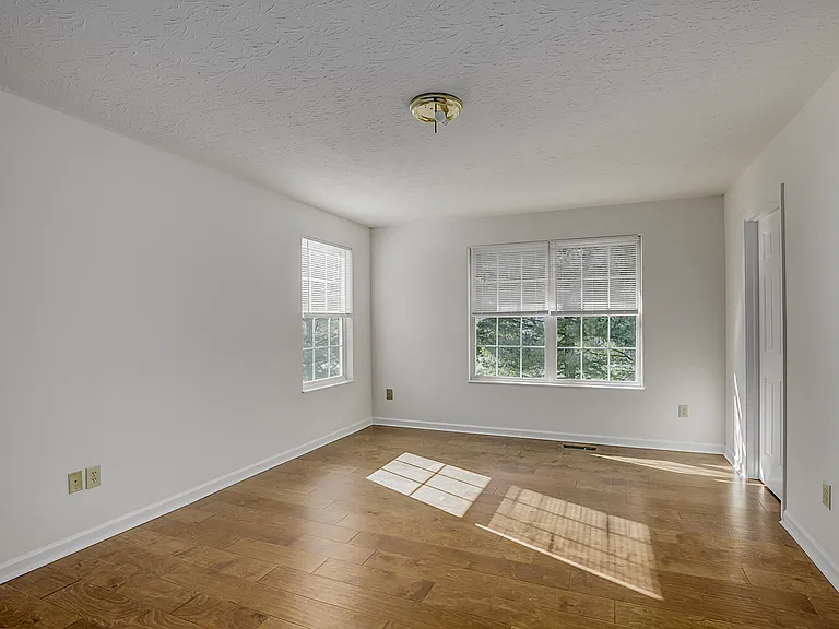 4104 Otter Creek Dr — Photo 7