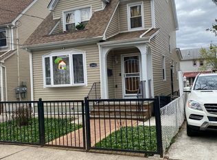 10448 198th St, Saint Albans, NY 11412
