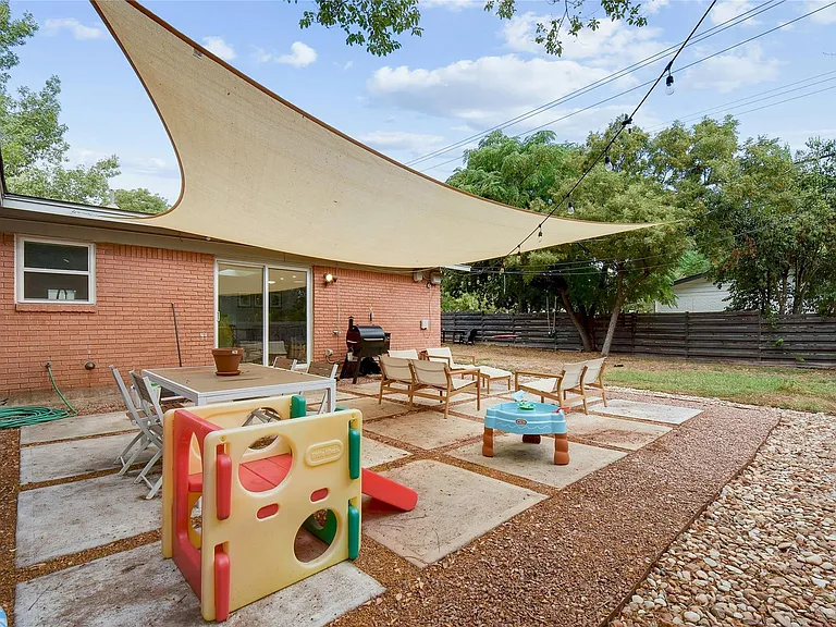 1500 Northridge Dr — Photo 25
