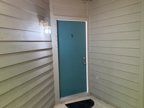 11709 Summerchase Cir APT C, Reston, VA 20194