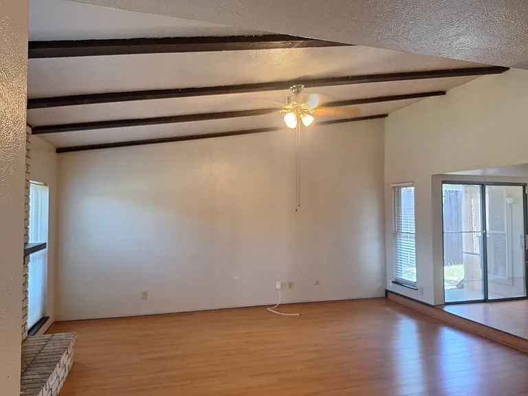 10238 White Elm Rd — Photo 2