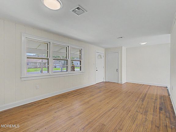 5th image of 102 Cedar Grove Road
