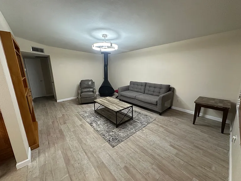 2821 E Presidio Rd — Photo 8