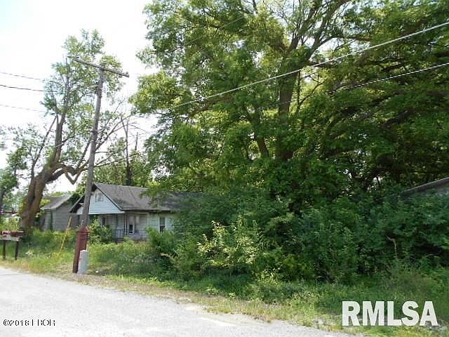 2nd image of 921 E Walnut St