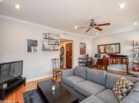 4th image of 1441 W Hollywood Ave #2