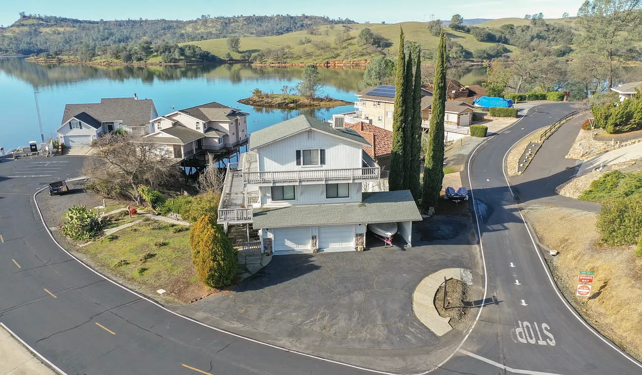 798 Sandy Bar Dr photo 1