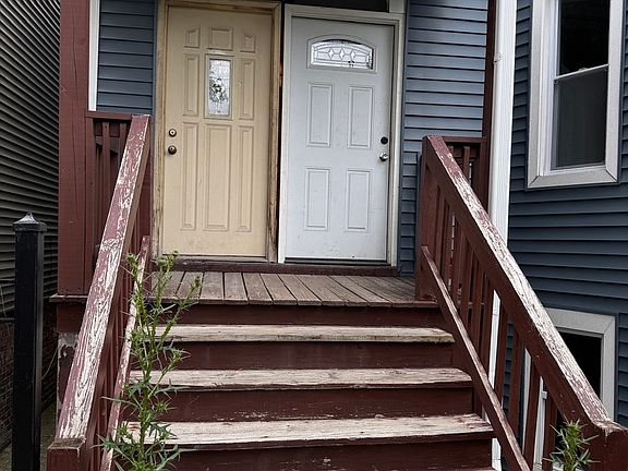 2nd image of 1920 N Rockwell St
