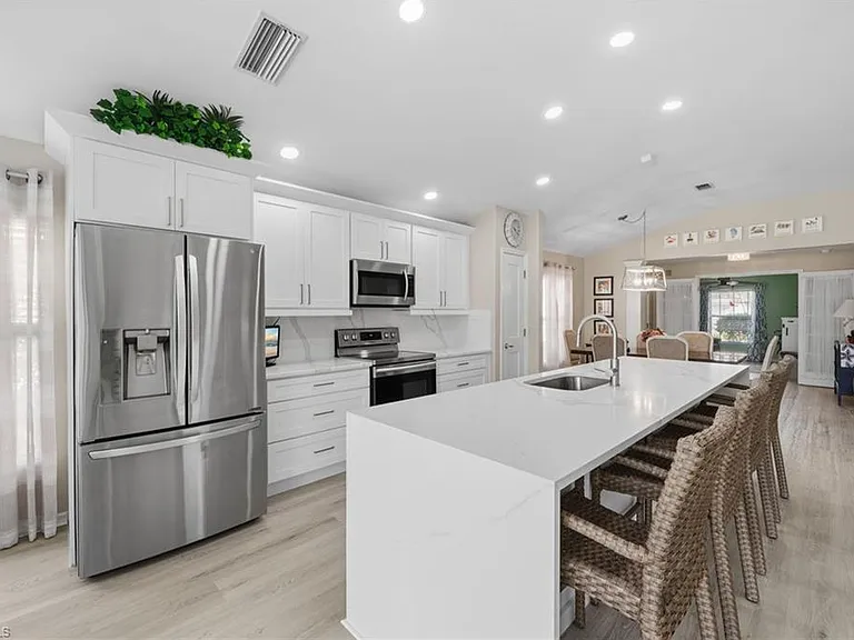 10020 Horse Creek Rd — Photo 3