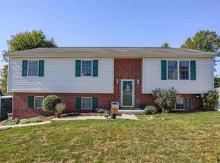 165 Rosalia Cir, York, PA 17402