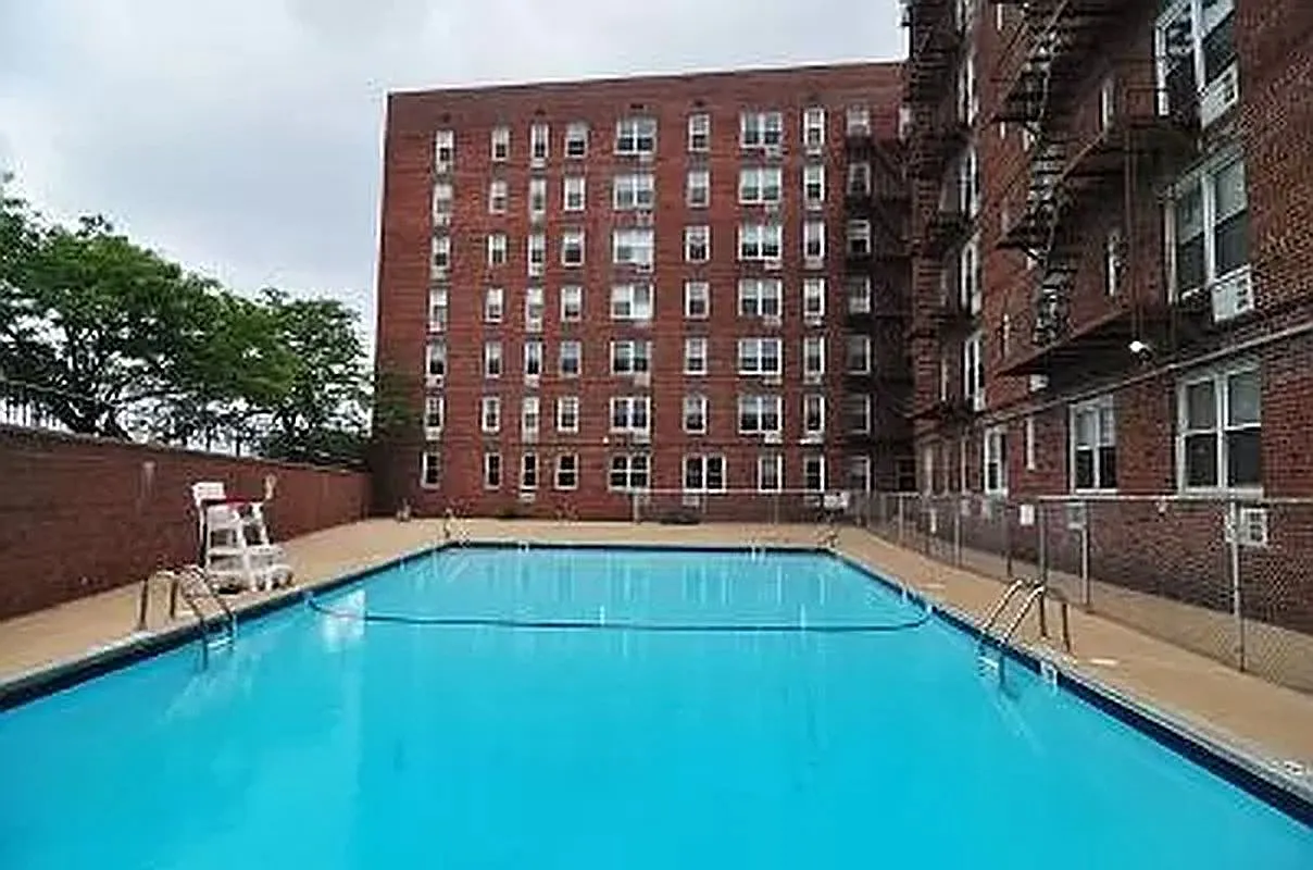 4601 39th Ave APT 608 photo 1