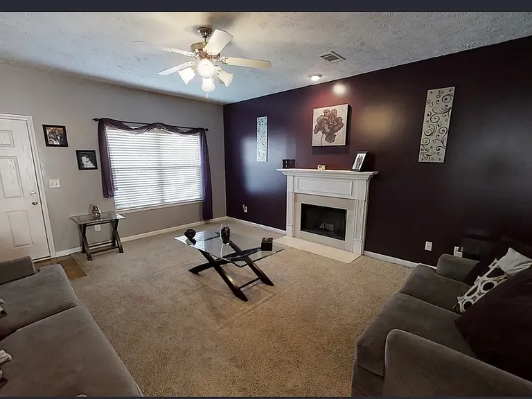 1113 Shire Dr — Photo 3