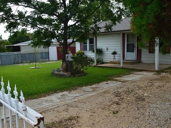 4th image of 1308 Elva Warren St