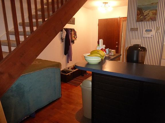 2nd image of 1590 Three Lantern Ln #8